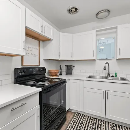 18Th Street B Villa